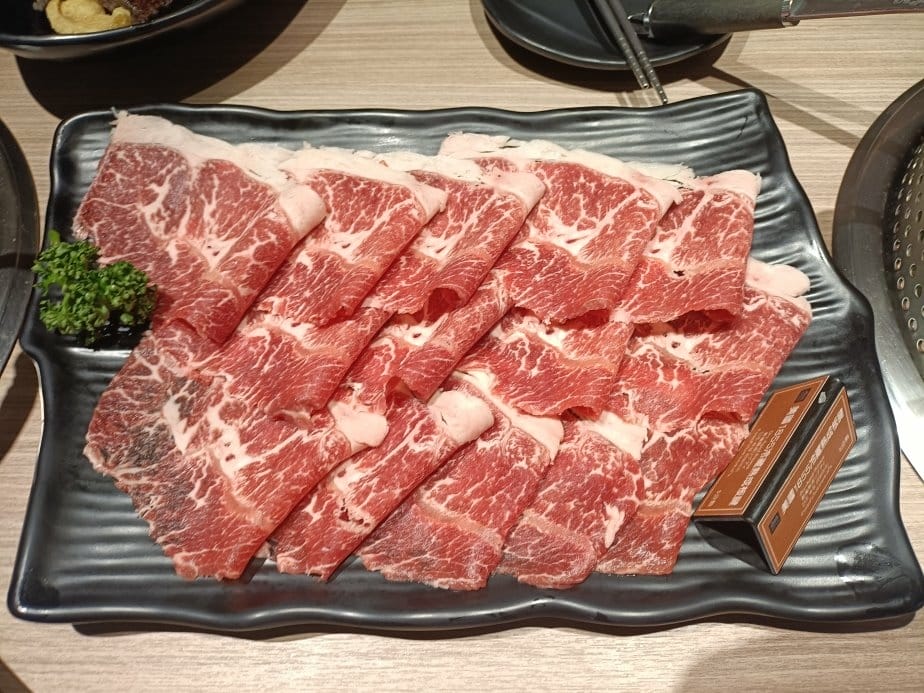 台北西門町美食|肉之間大盤肉幸福鍋物-台北西門店。雞肉飯/滷 台北西門町美食|肉之間大盤肉幸福鍋物-台北西門店。雞肉飯/滷
