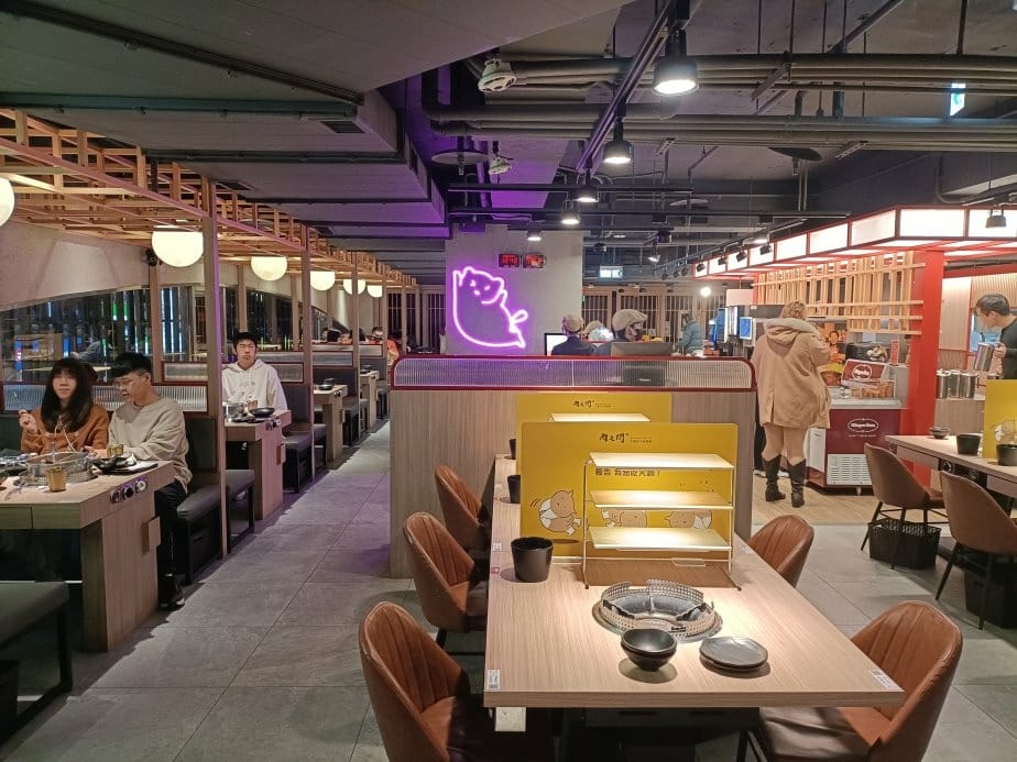 台北西門町美食|肉之間大盤肉幸福鍋物-台北西門店。雞肉飯/滷 台北西門町美食|肉之間大盤肉幸福鍋物-台北西門店。雞肉飯/滷