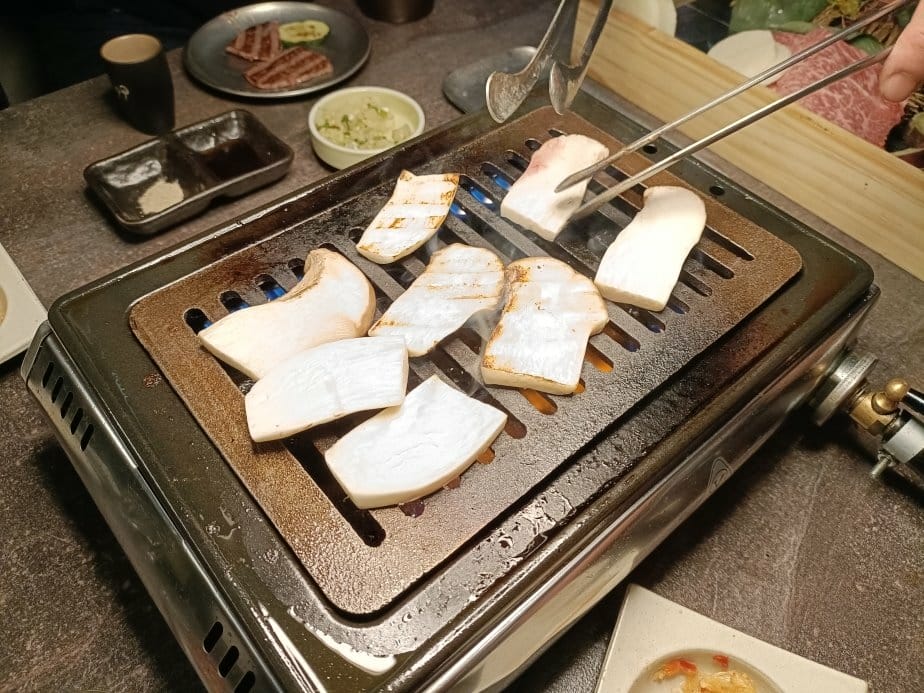 台中美食|春間艸艸~無菜單燒烤料理。1680元+10%日本A