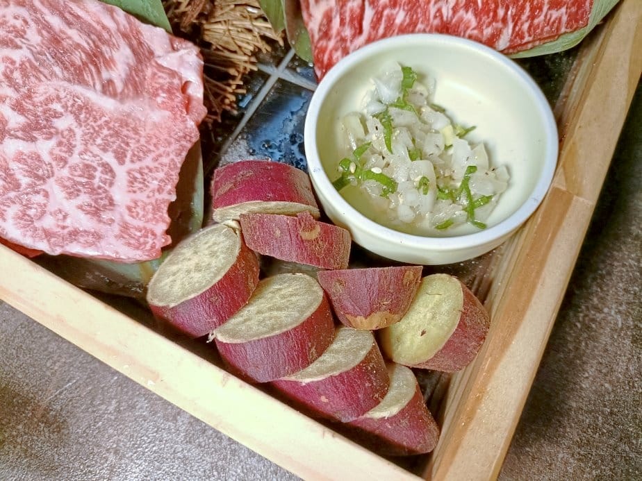 台中美食|春間艸艸~無菜單燒烤料理。1680元+10%日本A