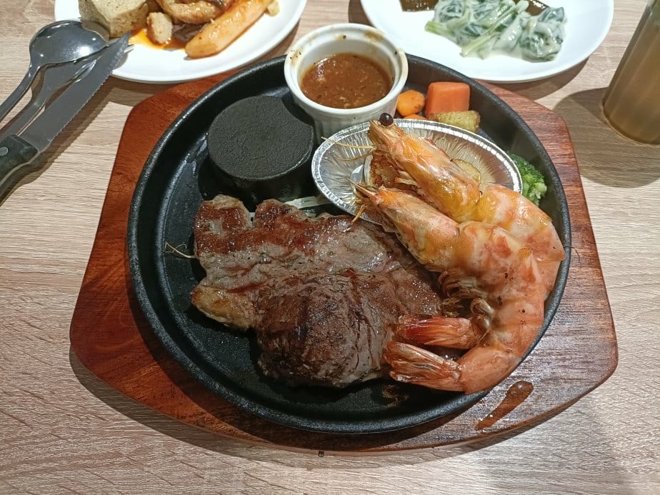 板橋美食|牛室炙燒牛排BEEFHOUSE-板橋府中店。一個人 板橋美食|牛室炙燒牛排BEEFHOUSE-板橋府中店。一個人