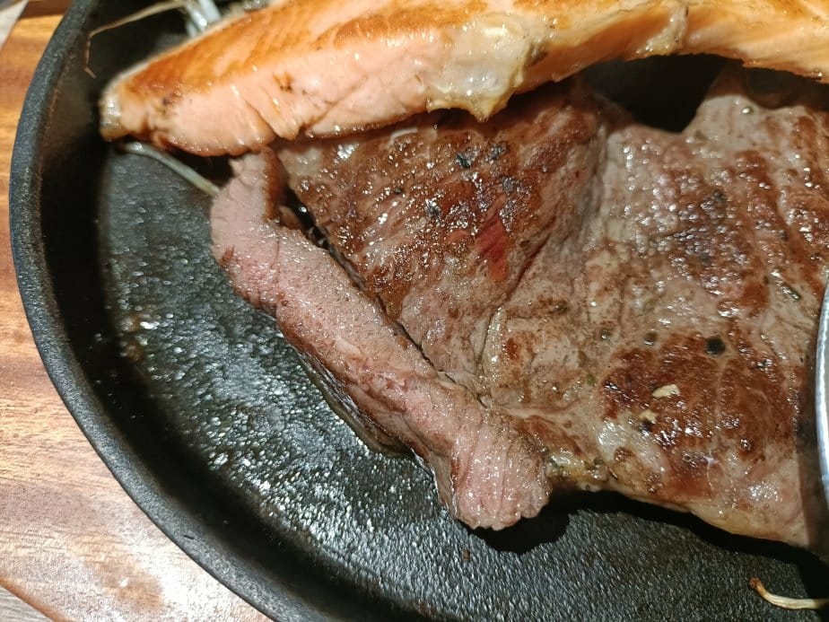 板橋美食|牛室炙燒牛排BEEFHOUSE-板橋府中店。一個人 板橋美食|牛室炙燒牛排BEEFHOUSE-板橋府中店。一個人