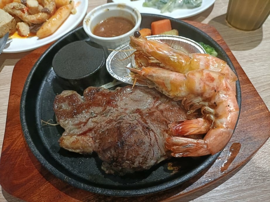 板橋美食|牛室炙燒牛排BEEFHOUSE-板橋府中店。一個人 板橋美食|牛室炙燒牛排BEEFHOUSE-板橋府中店。一個人