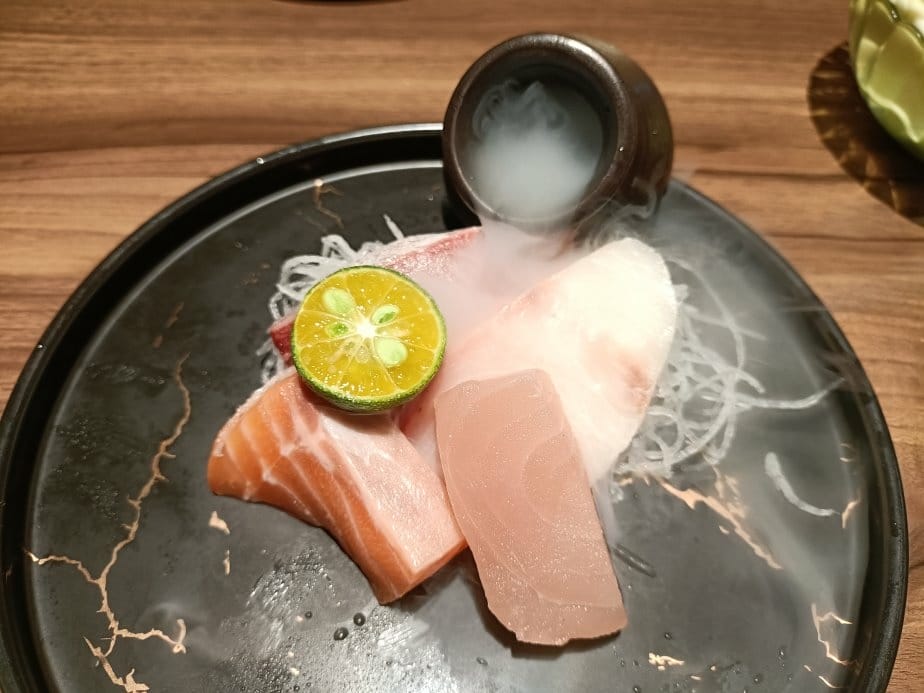 板橋美食|魚韻居酒屋。主打套餐688元+10%可吃到10道料 板橋美食|魚韻居酒屋。主打套餐688元+10%可吃到10道料