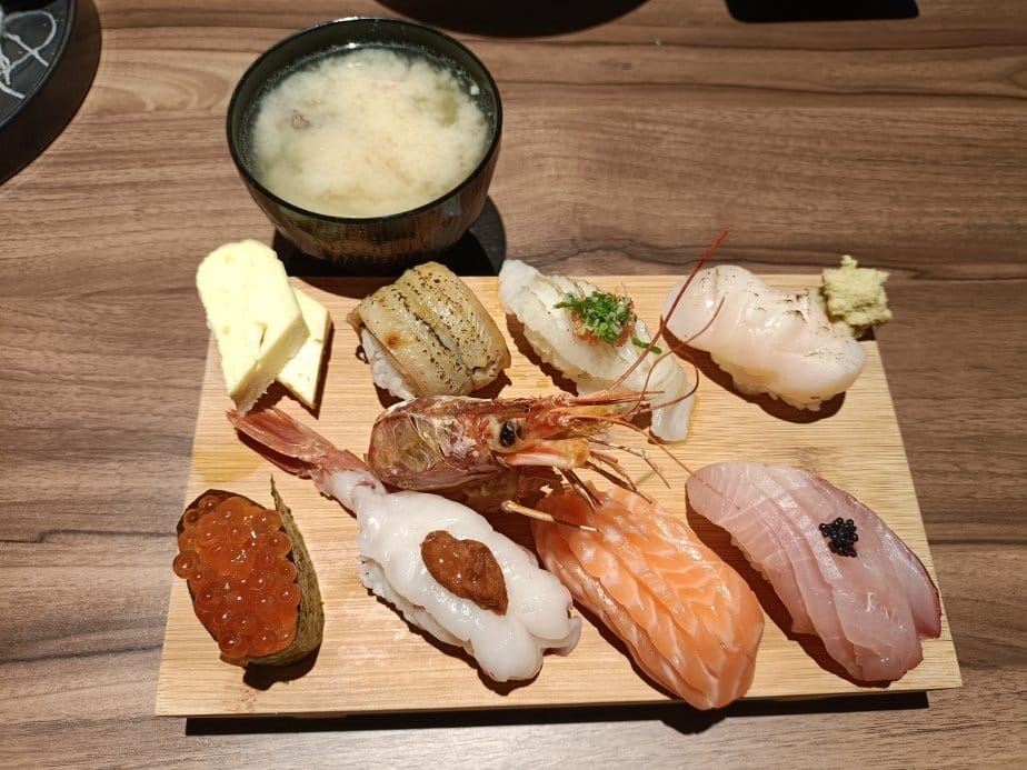 板橋美食|魚韻居酒屋。主打套餐688元+10%可吃到10道料 板橋美食|魚韻居酒屋。主打套餐688元+10%可吃到10道料