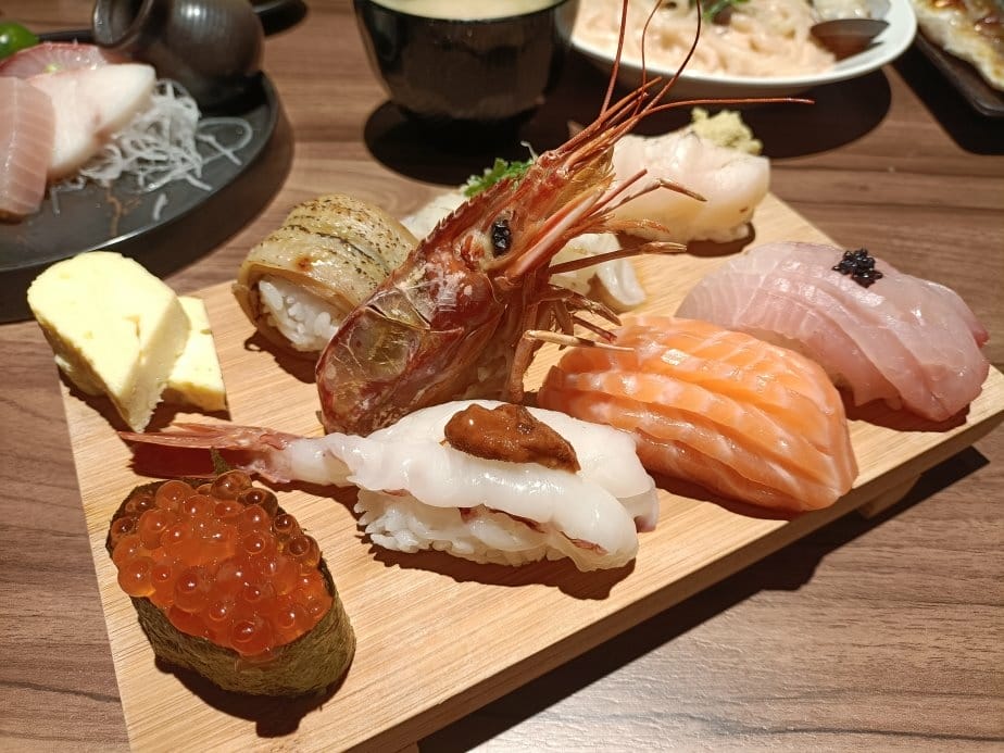 板橋美食|魚韻居酒屋。主打套餐688元+10%可吃到10道料 板橋美食|魚韻居酒屋。主打套餐688元+10%可吃到10道料