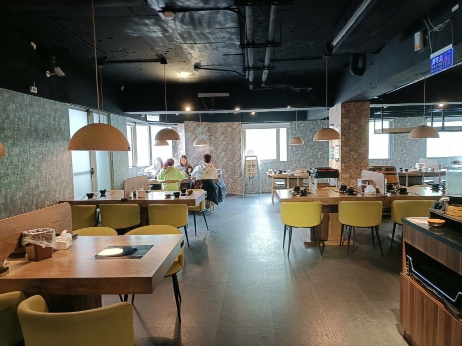 板橋美食|海牧水產鍋物-新北板橋店。活體海鮮看到的新鮮、平價 板橋美食|海牧水產鍋物-新北板橋店。活體海鮮看到的新鮮、平價