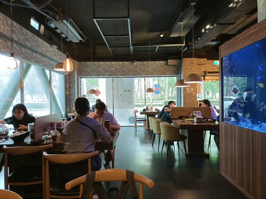 板橋美食|海牧水產鍋物-新北板橋店。活體海鮮看到的新鮮、平價 板橋美食|海牧水產鍋物-新北板橋店。活體海鮮看到的新鮮、平價