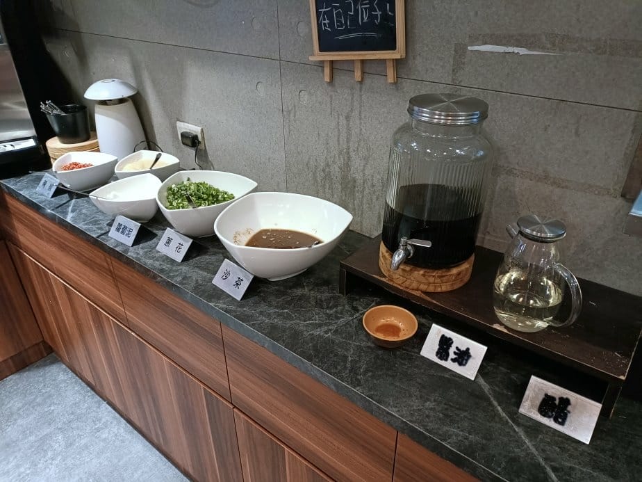 板橋美食|海牧水產鍋物-新北板橋店。活體海鮮看到的新鮮、平價 板橋美食|海牧水產鍋物-新北板橋店。活體海鮮看到的新鮮、平價