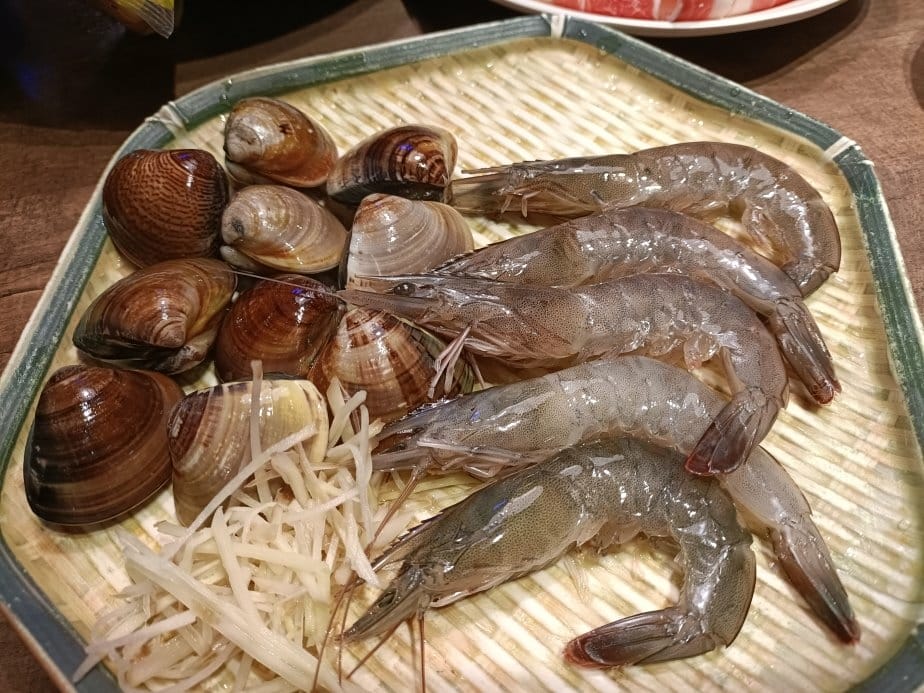 板橋美食|海牧水產鍋物-新北板橋店。活體海鮮看到的新鮮、平價 板橋美食|海牧水產鍋物-新北板橋店。活體海鮮看到的新鮮、平價