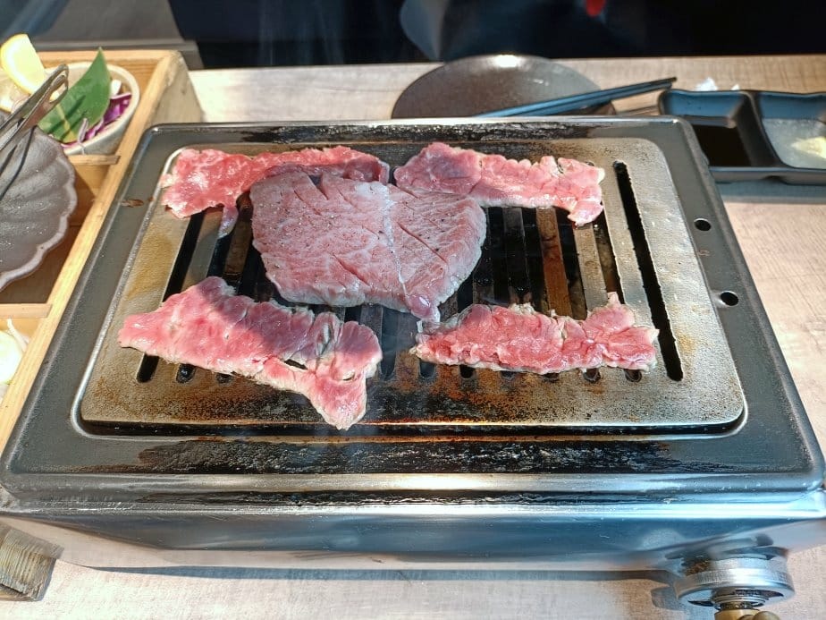 台北忠孝新生美食|山上走走-日式燒肉台北華山店。無菜單料理1