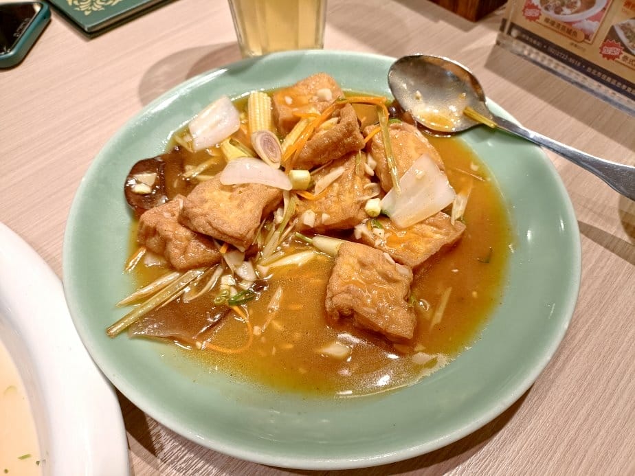 台北信義區美食|泰集 Thai Bazaa 微風信義店。提供