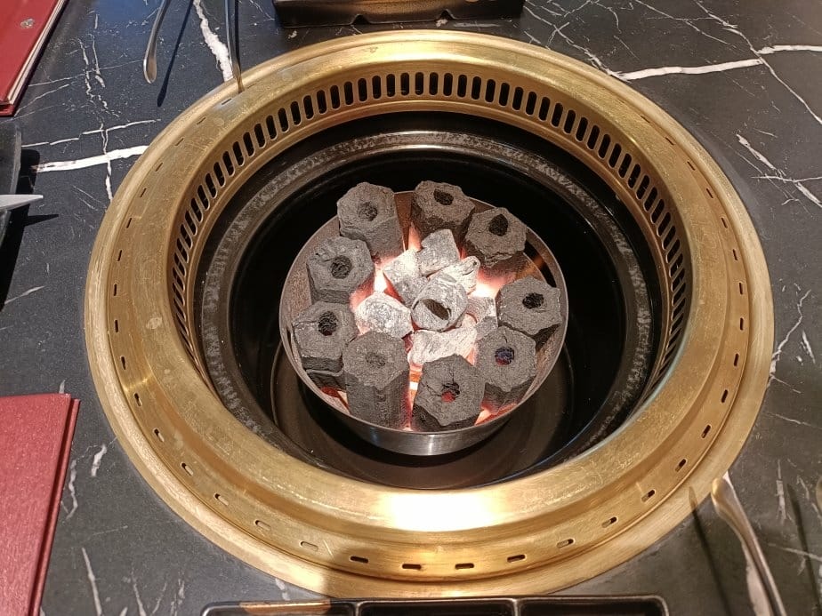 台北信義區美食|本能寺直火燒肉- ATT 4 FUN 信義店