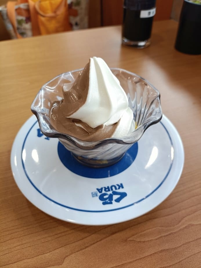 板橋美食|藏壽司 、三麗鷗聯手打造萌萌用餐空間-板橋遠科店。 板橋美食|藏壽司 、三麗鷗聯手打造萌萌用餐空間-板橋遠科店。