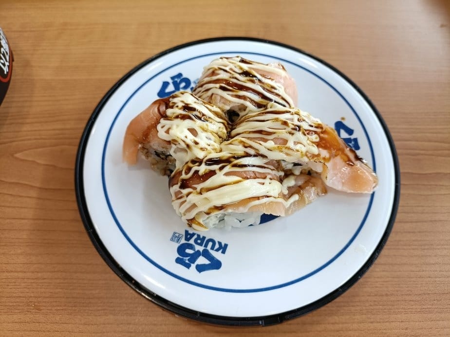 板橋美食|藏壽司 、三麗鷗聯手打造萌萌用餐空間-板橋遠科店。 板橋美食|藏壽司 、三麗鷗聯手打造萌萌用餐空間-板橋遠科店。