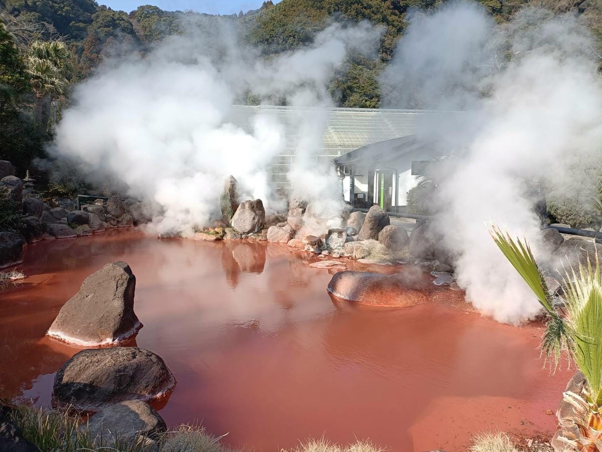 2025九州自由行|別府地獄之旅~海地獄、鬼石坊主地獄，奇特