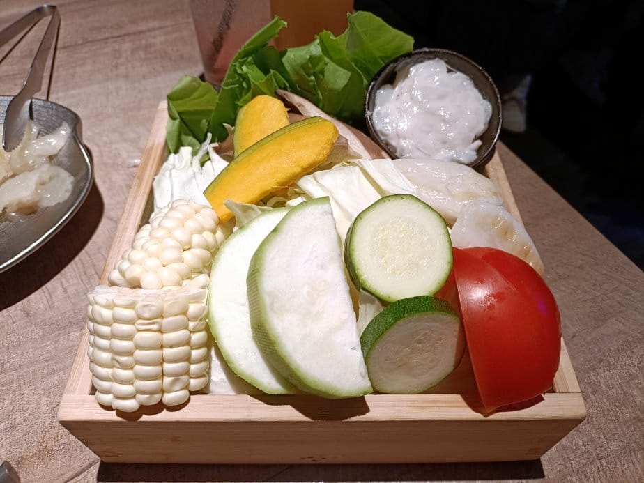 台北忠孝新生美食|山上走走日式無菜單海鮮鍋物-華山店。1人1 台北忠孝新生美食|山上走走日式無菜單海鮮鍋物-華山店。1人1