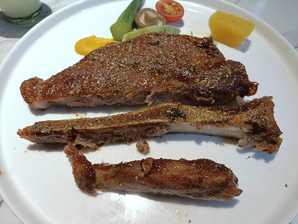 台北西門町美食|TASTy西堤牛排台北重慶南店。王品旗下最穩