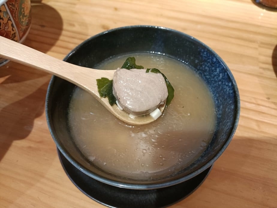 板橋美食|金龍日料行。推薦鮭魚親子丼、海鮮珠寶盒~內含菜單。