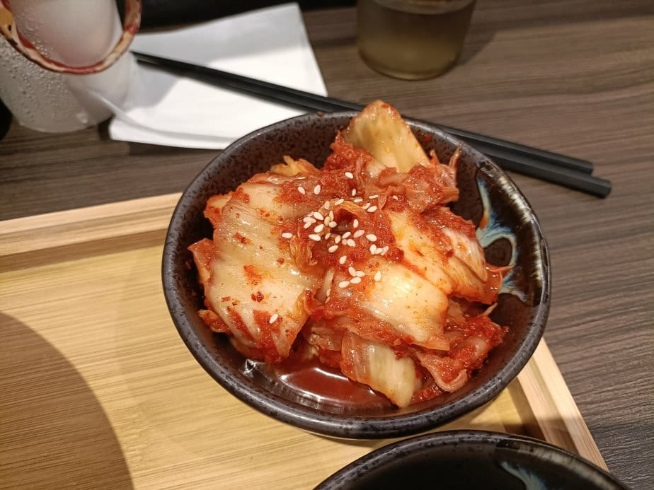 台北忠孝復興美食|盛牪牛骨拉麵ラーメン。湯是用牛骨熬煮不是豚