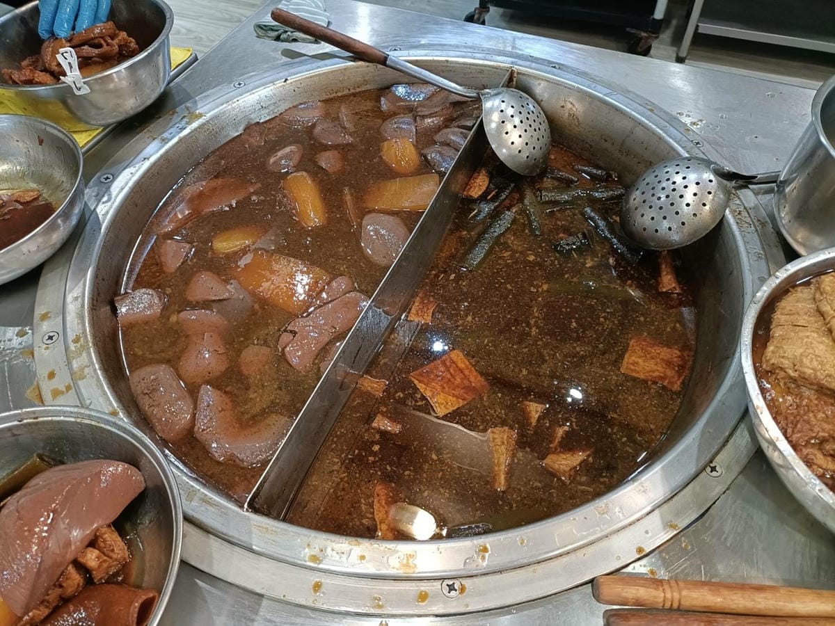 礁溪三民大飯店。來飯店只「吃飯」不過夜喔!三大鍋滷味隨你夾!