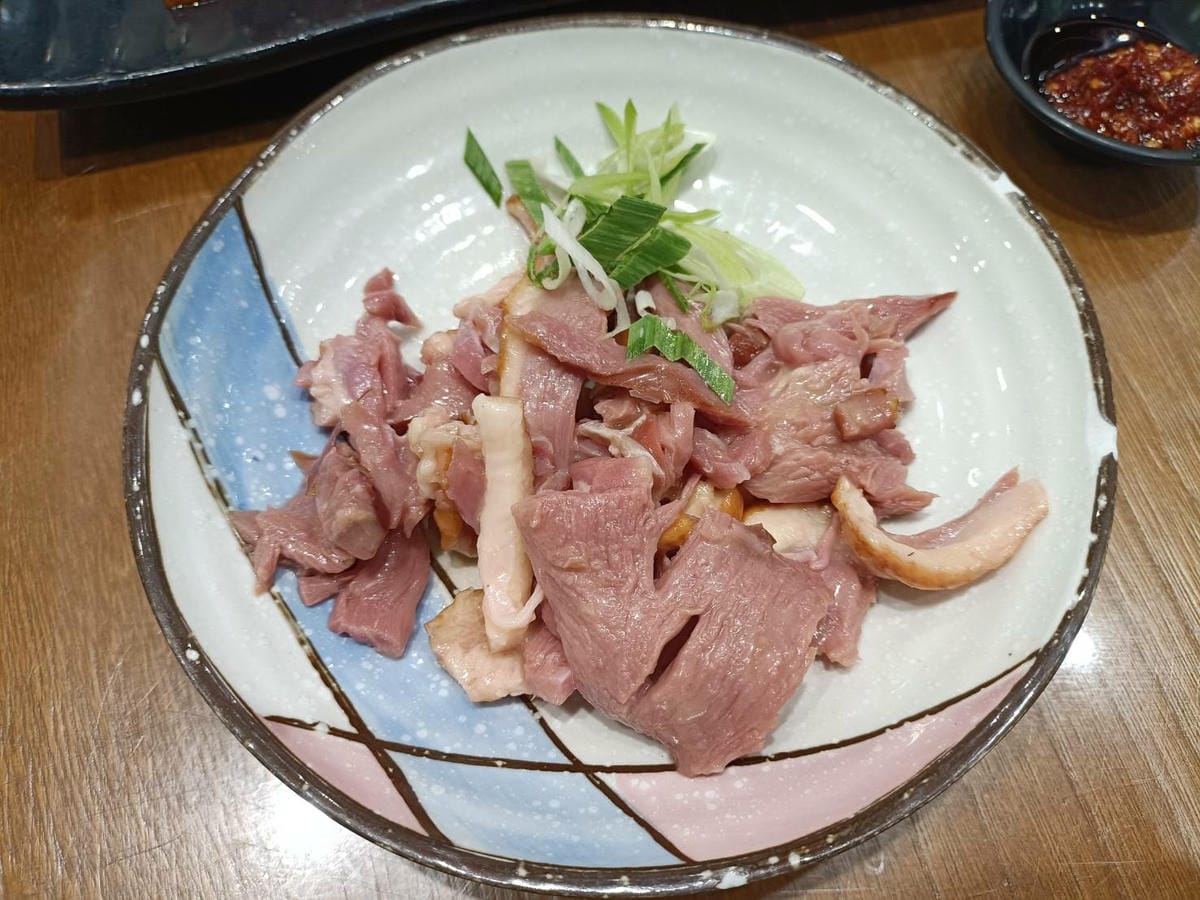 礁溪三民大飯店。來飯店只「吃飯」不過夜喔!三大鍋滷味隨你夾!