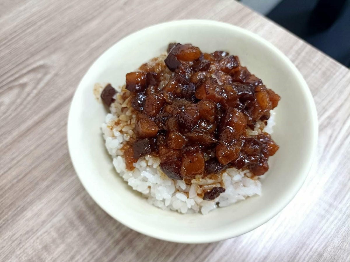 板橋美食|大碗公當歸羊肉。必吃油亮黑金滷肉飯!內含菜單