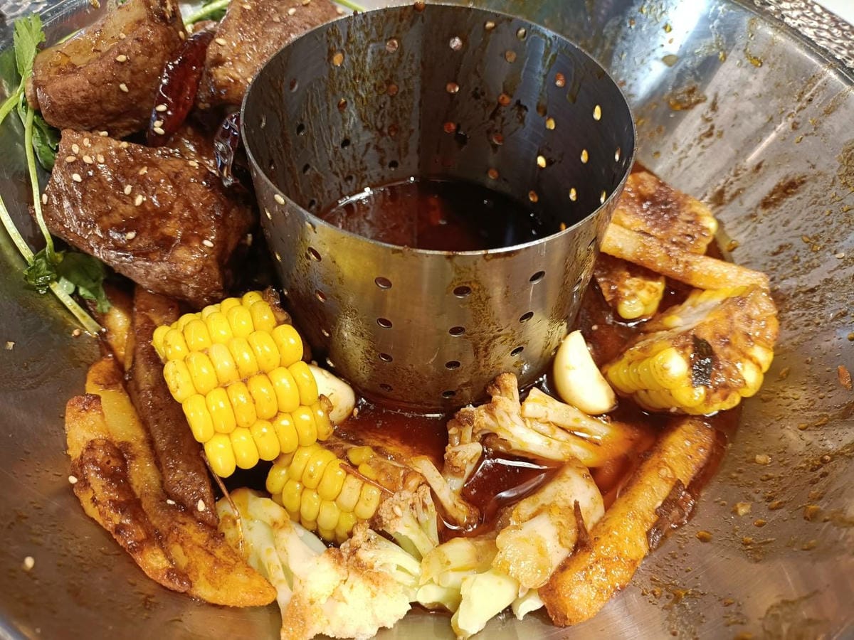 台北信義區美食|李蝦記爆蝦火鍋。一鍋兩吃~干鍋+火鍋,雙重享 台北信義區美食|李蝦記爆蝦火鍋。一鍋兩吃~干鍋+火鍋,雙重享