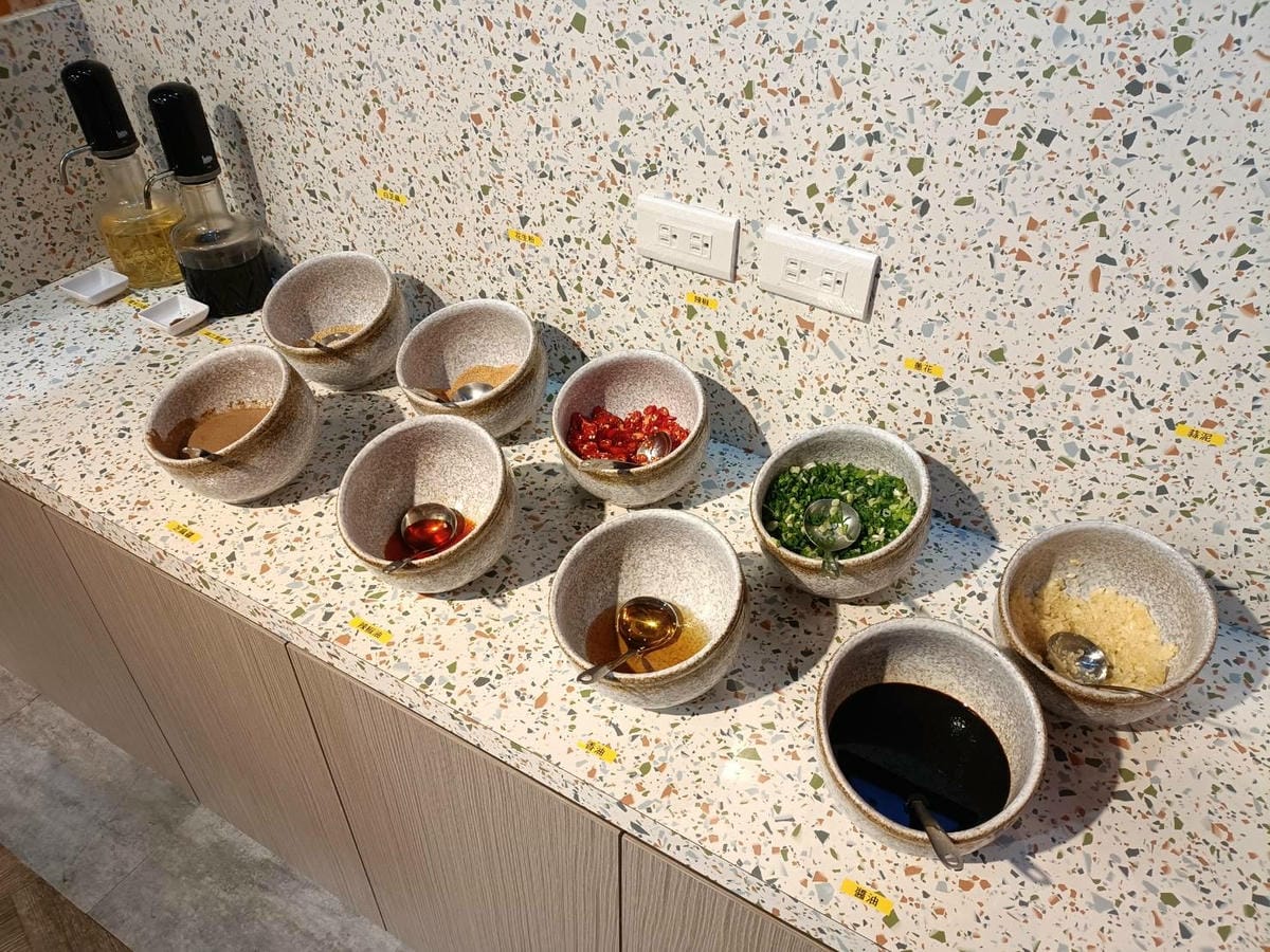 台北信義區美食|李蝦記爆蝦火鍋。一鍋兩吃~干鍋+火鍋,雙重享 台北信義區美食|李蝦記爆蝦火鍋。一鍋兩吃~干鍋+火鍋,雙重享