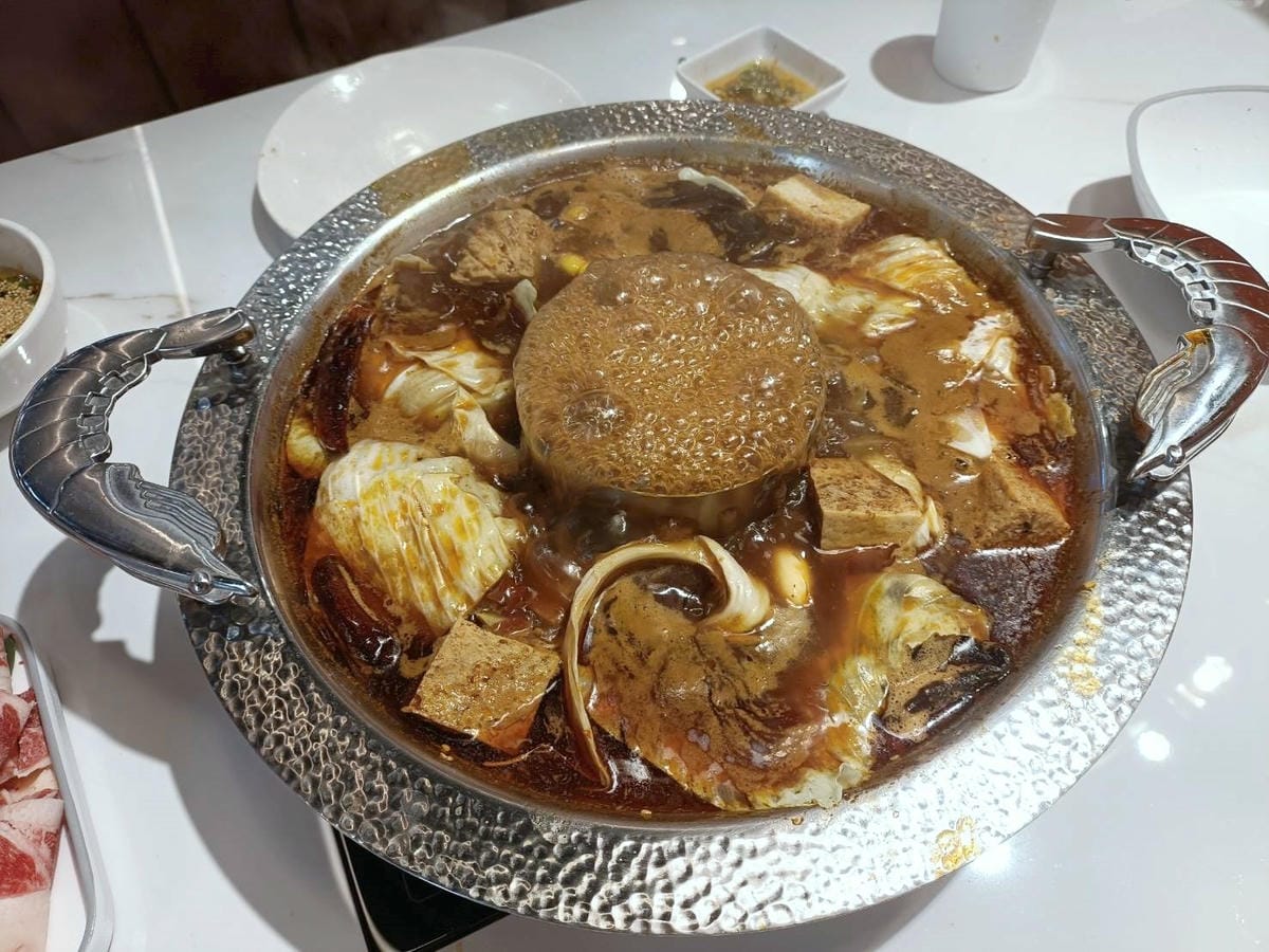 台北信義區美食|李蝦記爆蝦火鍋。一鍋兩吃~干鍋+火鍋,雙重享 台北信義區美食|李蝦記爆蝦火鍋。一鍋兩吃~干鍋+火鍋,雙重享