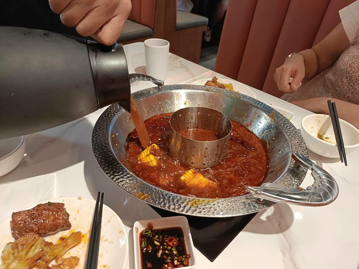 台北信義區美食|李蝦記爆蝦火鍋。一鍋兩吃~干鍋+火鍋,雙重享 台北信義區美食|李蝦記爆蝦火鍋。一鍋兩吃~干鍋+火鍋,雙重享