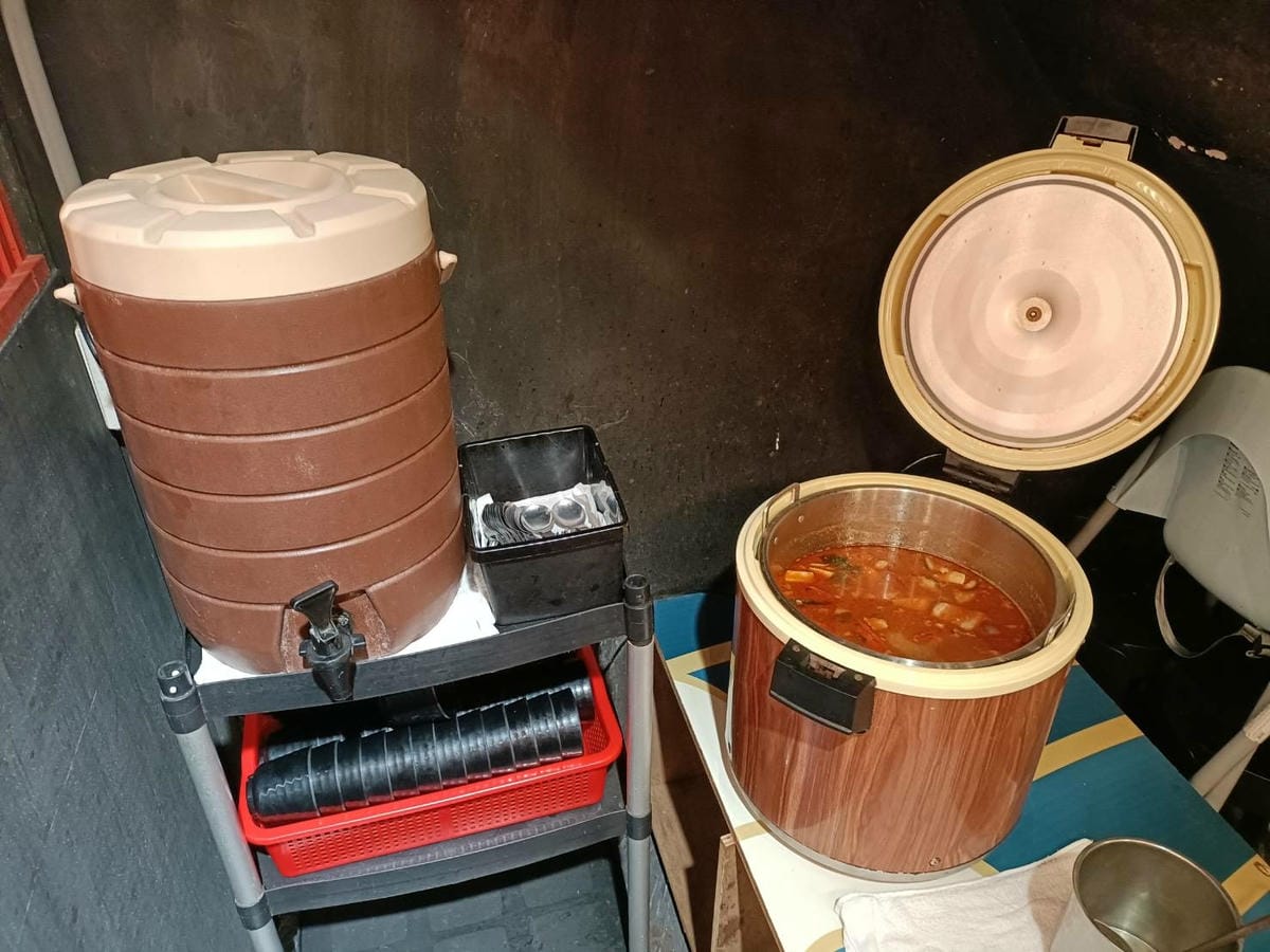 台北忠孝新生美食|今日魚市 光華三創店。日出松露鮭魚親子壽司 台北忠孝新生美食|今日魚市 光華三創店。日出松露鮭魚親子壽司