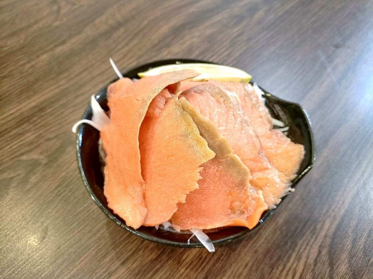 板橋美食|悅勝丼飯、生魚片、壽司專賣-板橋店。大推山海丼、干