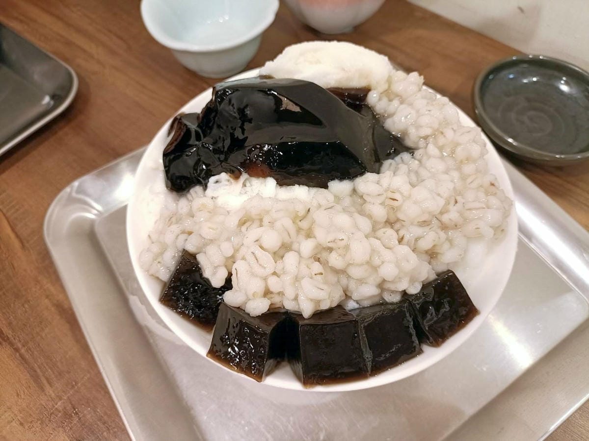 板橋甜點|這里恬冰菓室。牛奶雪花冰微甜奶香、奶茶雪花冰就像直 板橋甜點|這里恬冰菓室。牛奶雪花冰微甜奶香、奶茶雪花冰就像直