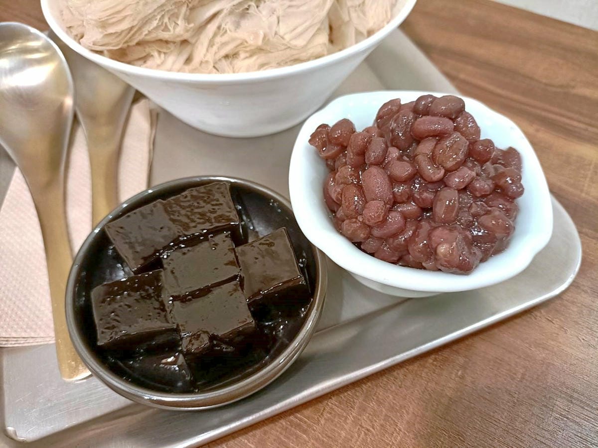 板橋甜點|這里恬冰菓室。牛奶雪花冰微甜奶香、奶茶雪花冰就像直 板橋甜點|這里恬冰菓室。牛奶雪花冰微甜奶香、奶茶雪花冰就像直