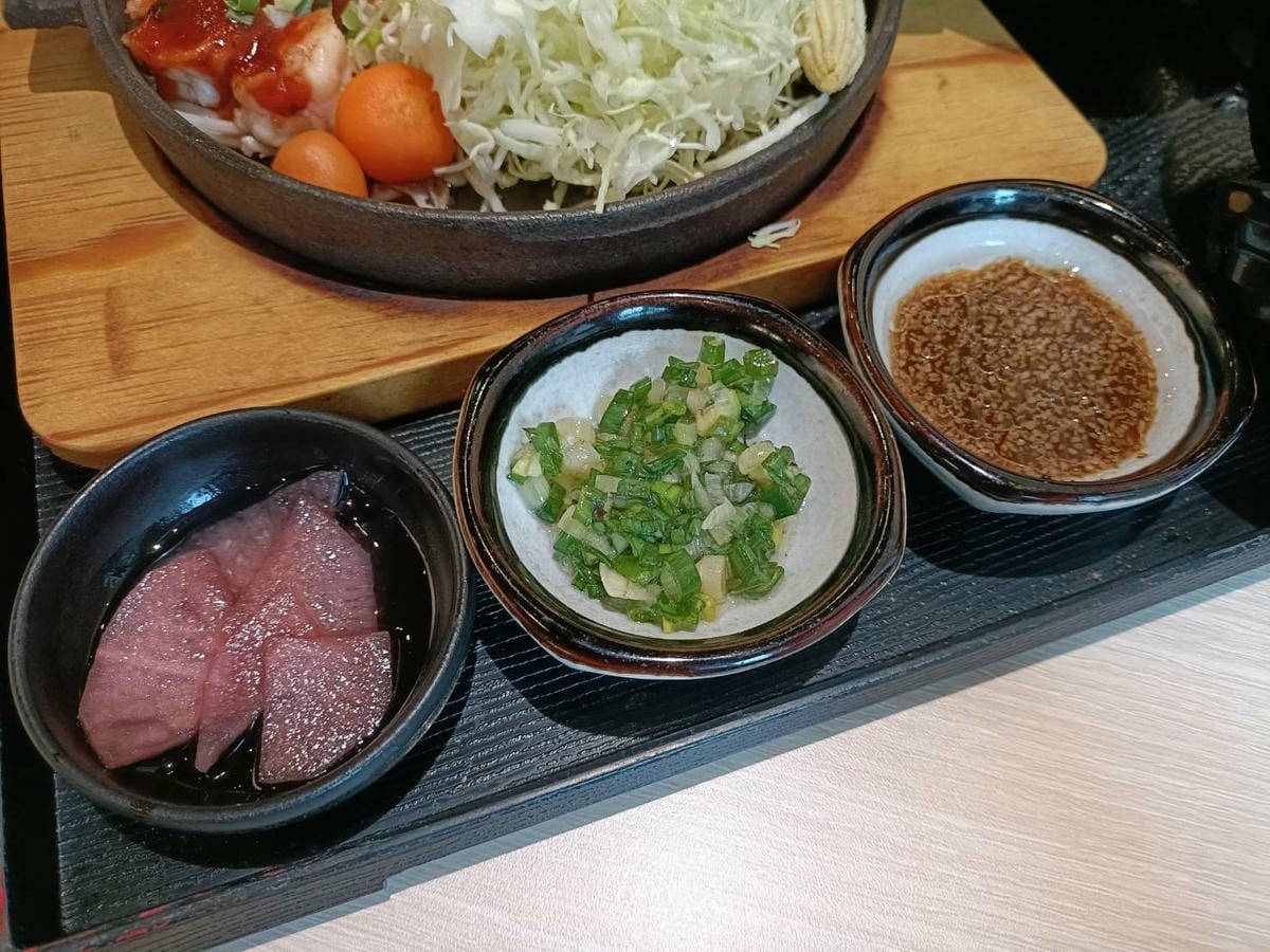 台北中山區美食|加藤食堂和牛漢堡排專賣。70%日本和牛搭配上