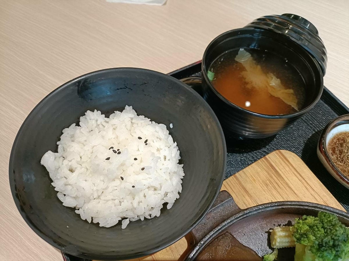 台北中山區美食|加藤食堂和牛漢堡排專賣。70%日本和牛搭配上