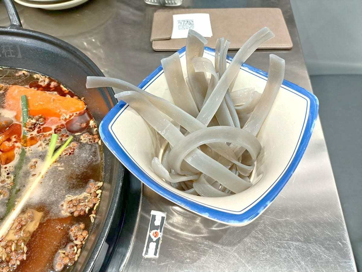 台北國父紀念館美食|李鐵柱老火鍋 台北光復店。醇厚牛油打造八