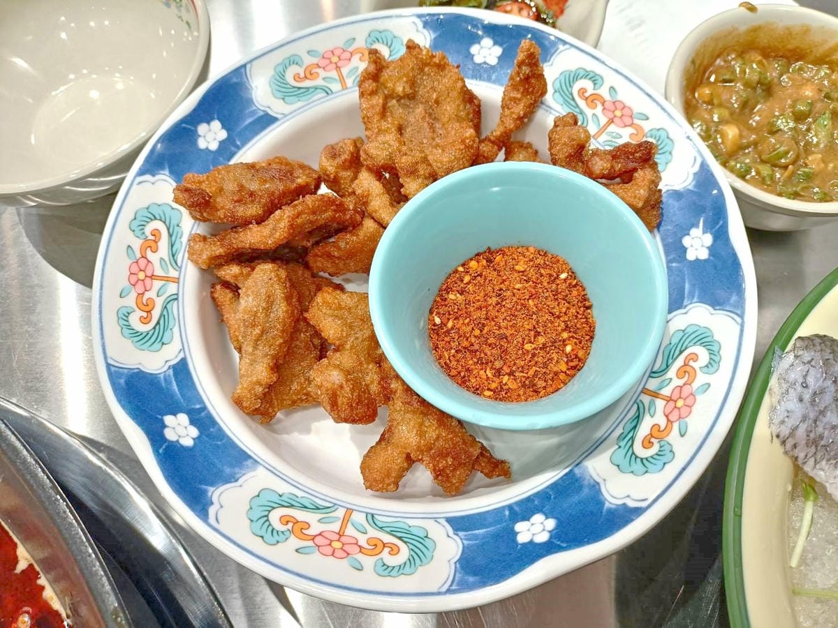 台北國父紀念館美食|李鐵柱老火鍋 台北光復店。醇厚牛油打造八