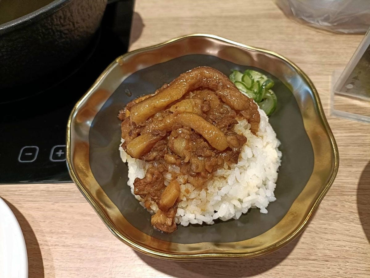 板橋美食|瘋一鍋飲茶鍋物 板橋環球店。火鍋和手搖飲的完美結合