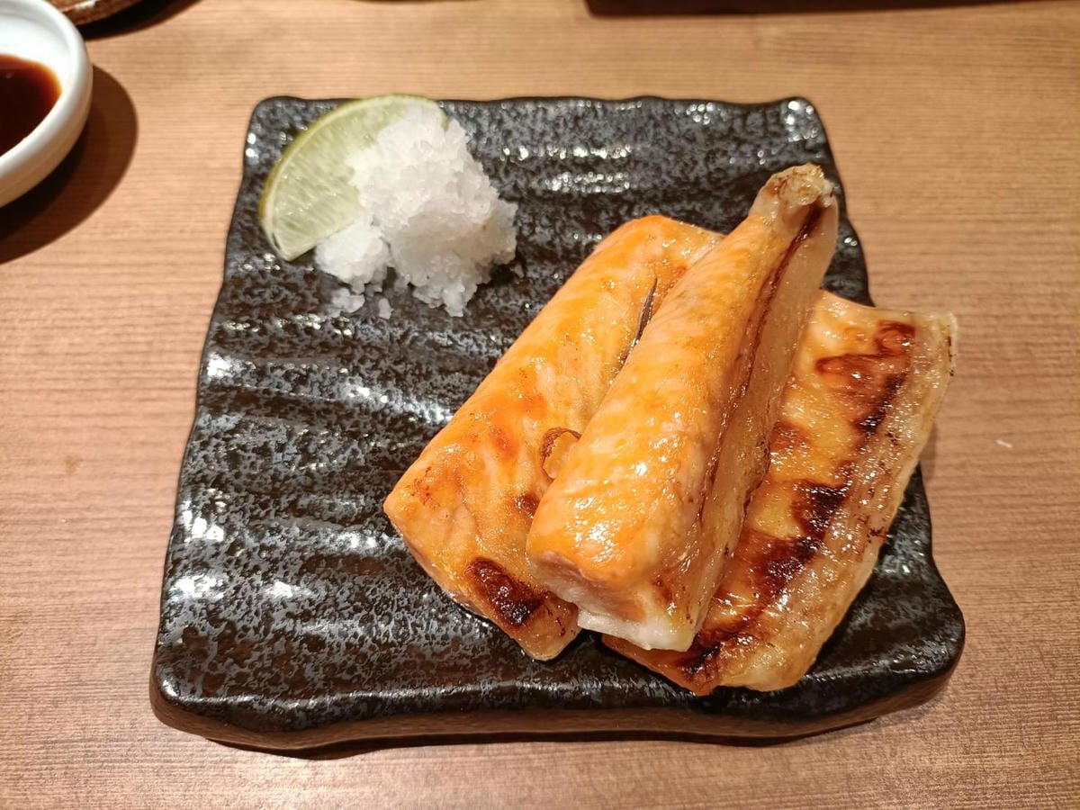 新北市新莊區美食|魚君 さかなくん 新莊宏匯店。限定星期三鮭 新北市新莊區美食|魚君 さかなくん 新莊宏匯店。限定星期三鮭