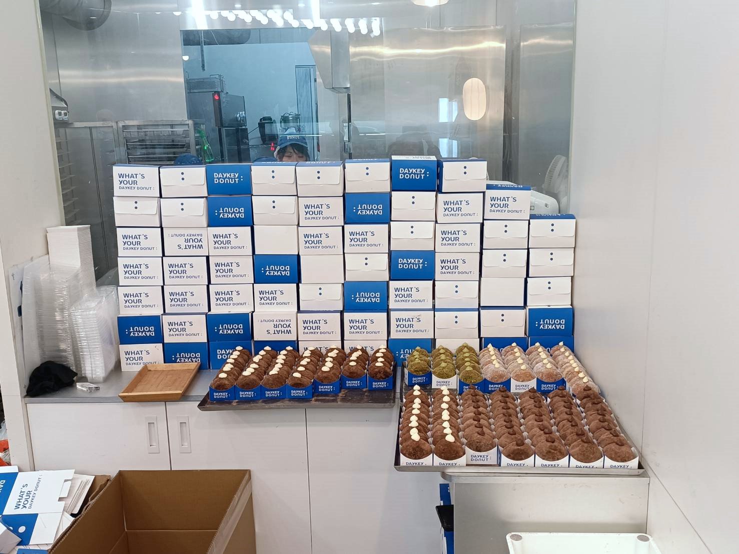 台中甜點|DAYKEY DONUT 日式「生」甜甜圈專門店。首推極生乳酪蛋沙拉「鹹」的口味喔! - 第2張圖 台中甜點|DAYKEY DONUT 日式「生」甜甜圈專門店。首推極生乳酪蛋沙拉「鹹」的口味喔!