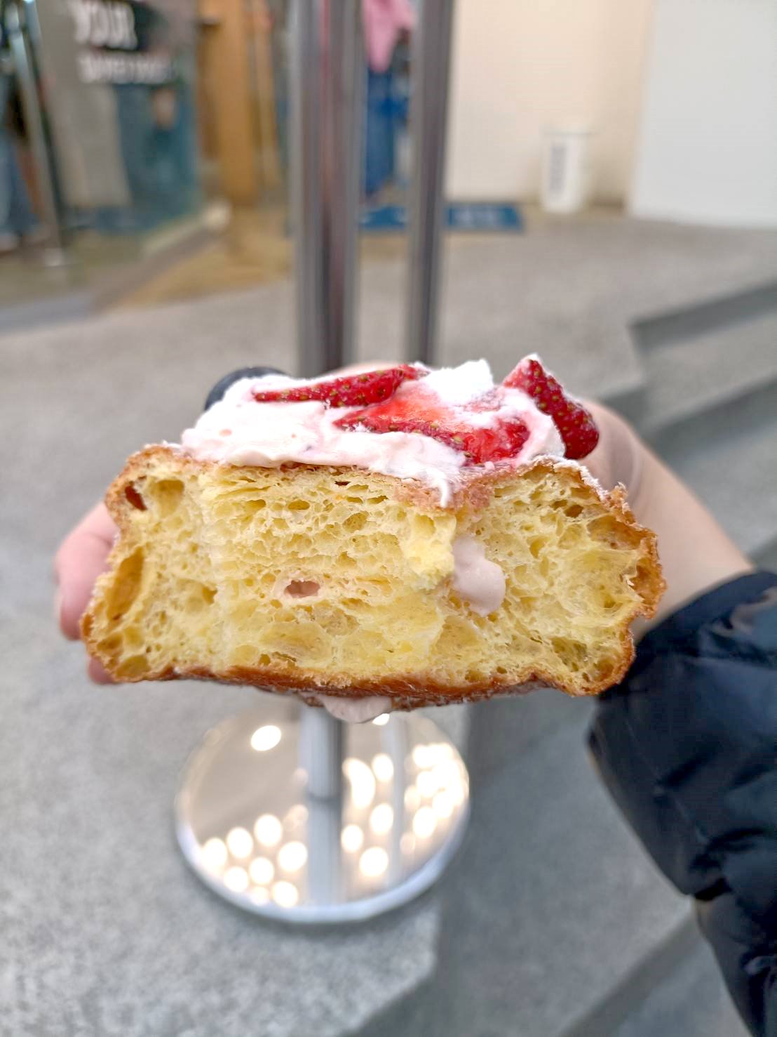台中甜點|DAYKEY DONUT 日式「生」甜甜圈專門店。首推極生乳酪蛋沙拉「鹹」的口味喔! - 第9張圖 台中甜點|DAYKEY DONUT 日式「生」甜甜圈專門店。首推極生乳酪蛋沙拉「鹹」的口味喔!
