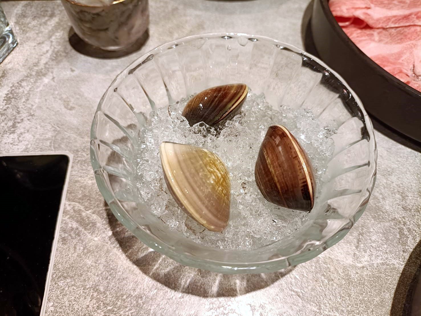 台北忠孝敦化美食|沅湯精緻鍋物大安館。日本和牛、活跳海鮮、手搖茶飲，一店搞定!