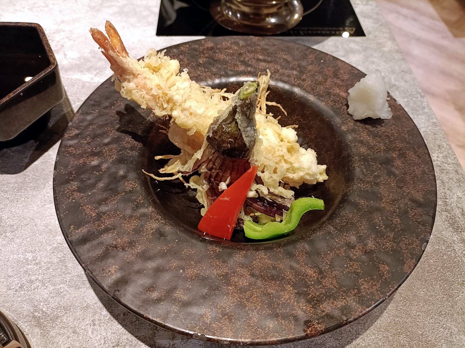 台北忠孝敦化美食|沅湯精緻鍋物大安館。日本和牛、活跳海鮮、手搖茶飲，一店搞定!