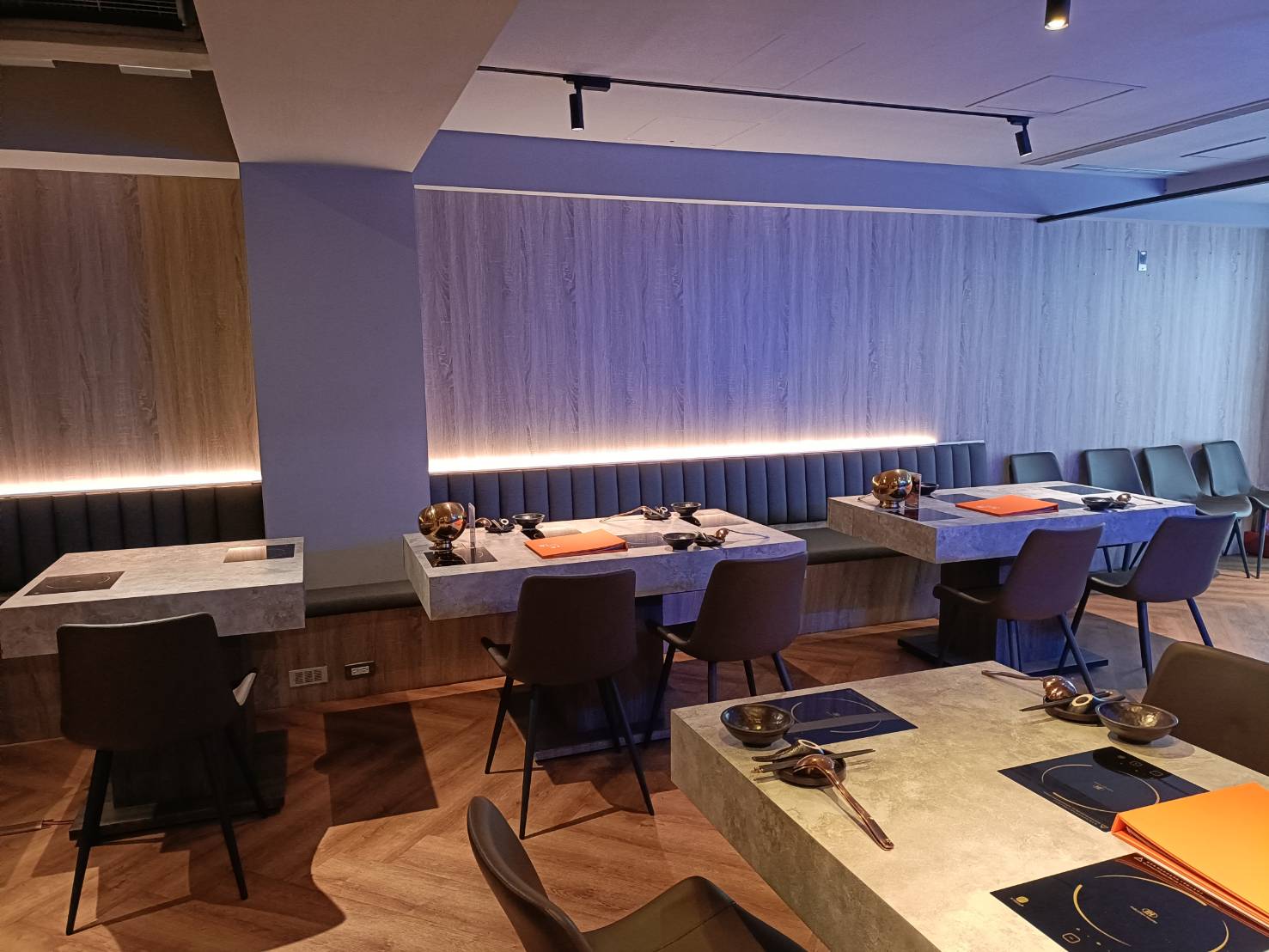 台北忠孝敦化美食|沅湯精緻鍋物大安館。日本和牛、活跳海鮮、手搖茶飲，一店搞定!