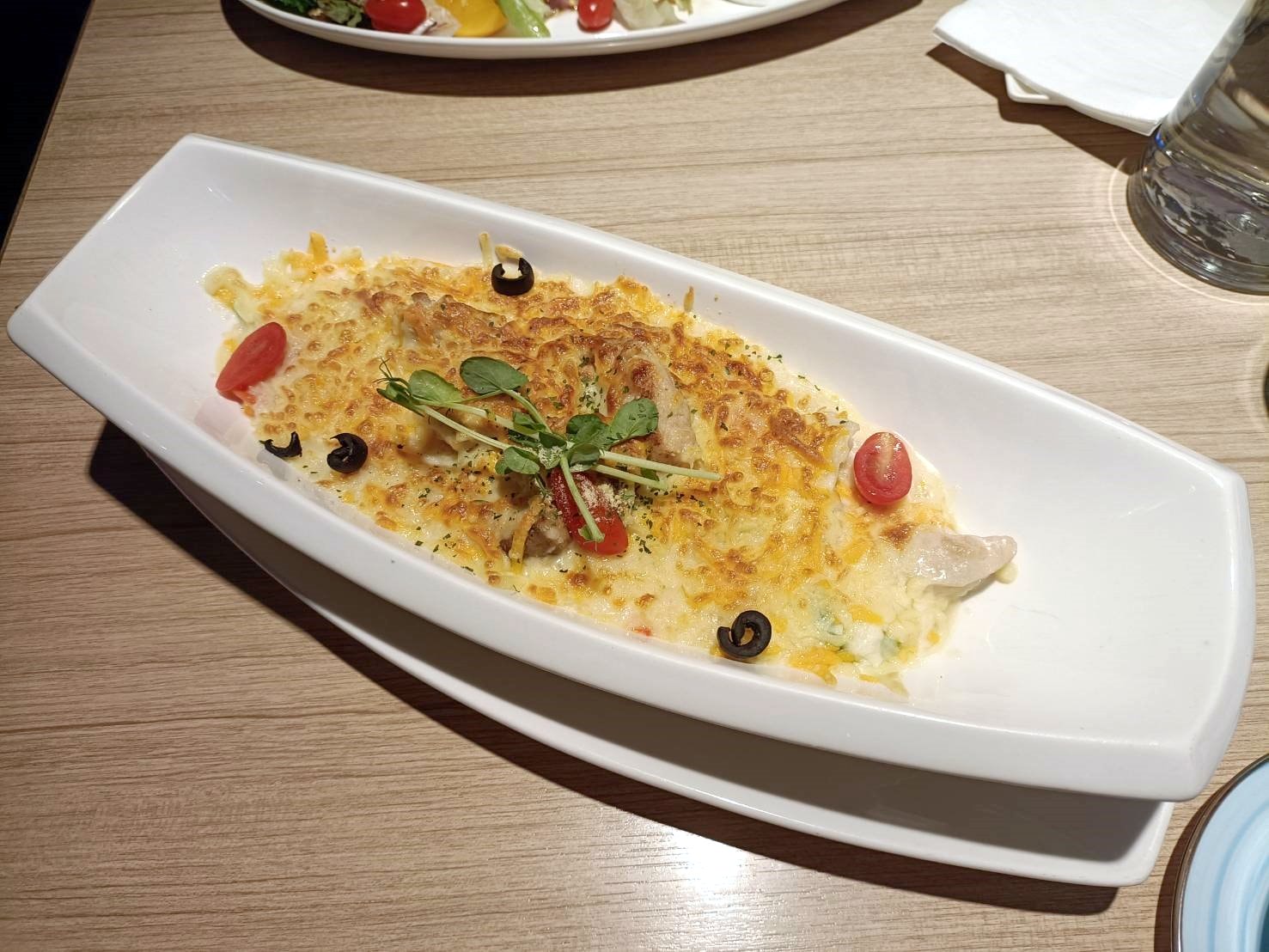 板橋美食|洋朵義式廚坊-板橋文化店。主餐有披薩、義大利麵、燉飯，只要加168元就可享用餐包、湯品、飲品和甜品喔!