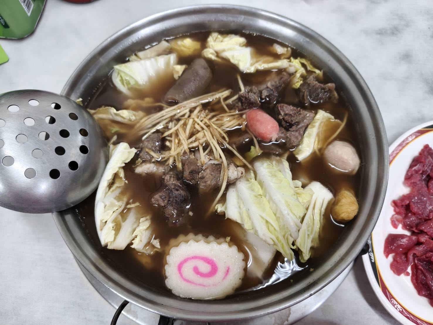 台中美食|呂記正宗岡山羊肉爐羊肉快炒店。當歸羊肉火鍋湯頭濃郁沒得比!飄出其香就讓狂你流口水~牛蒡、苦瓜炒羊肉好吃到想再續盤! - 第6張圖 台中美食|呂記正宗岡山羊肉爐羊肉快炒店。當歸羊肉火鍋湯頭濃郁沒得比!飄出其香就讓狂你流口水~牛蒡、苦瓜炒羊肉好吃到想再續盤!