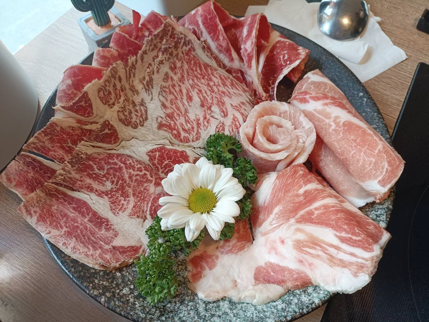 新竹美食|樂馥luff無菜單鍋物。巷弄中的高檔精緻鍋物~近巨城!