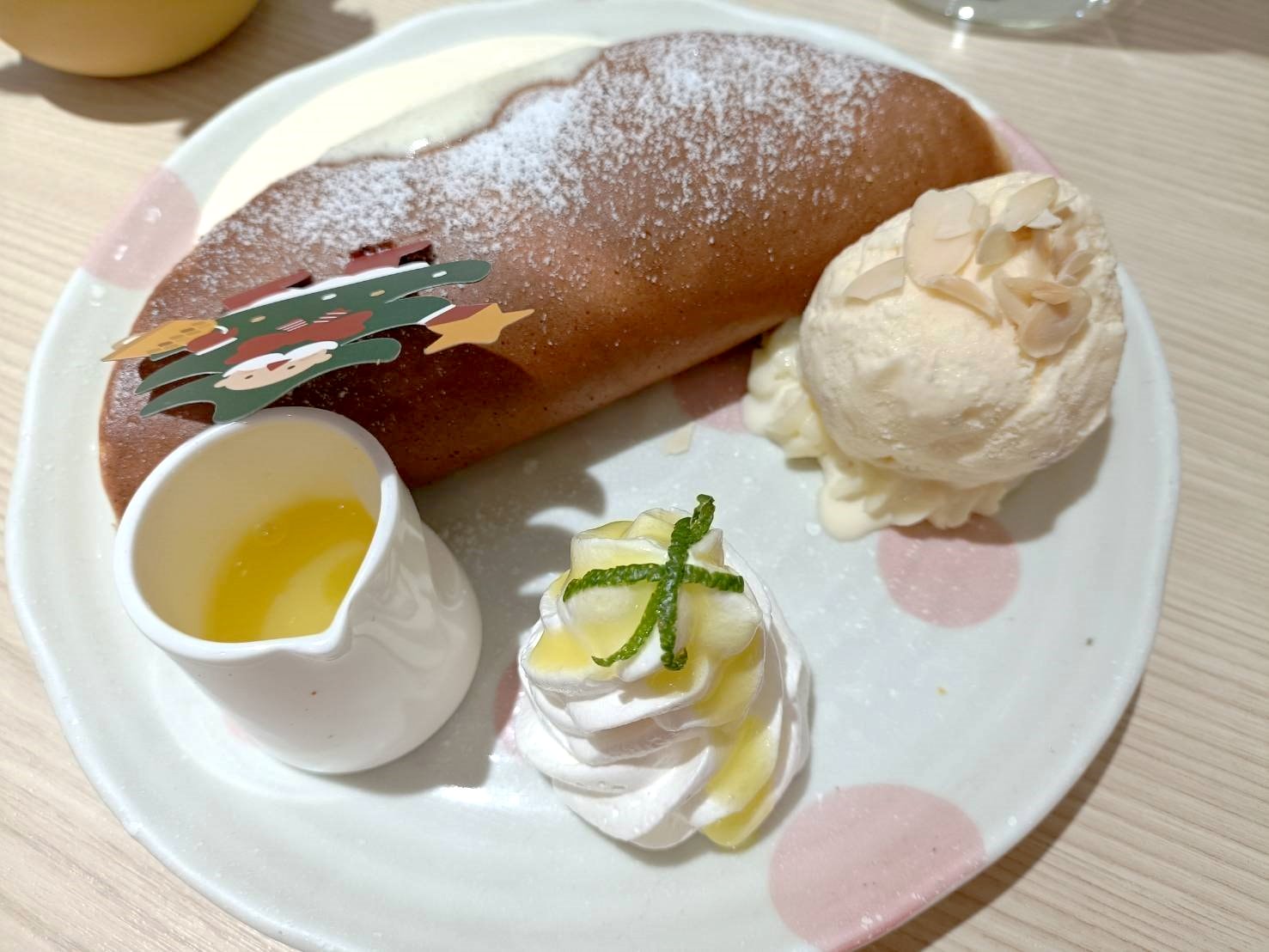 新竹甜點|woosa洋食パンケーキ 屋莎洋食鬆餅屋-新竹巨城店。像雲朵般澎鬆的鬆餅~軟呼、軟呼的!